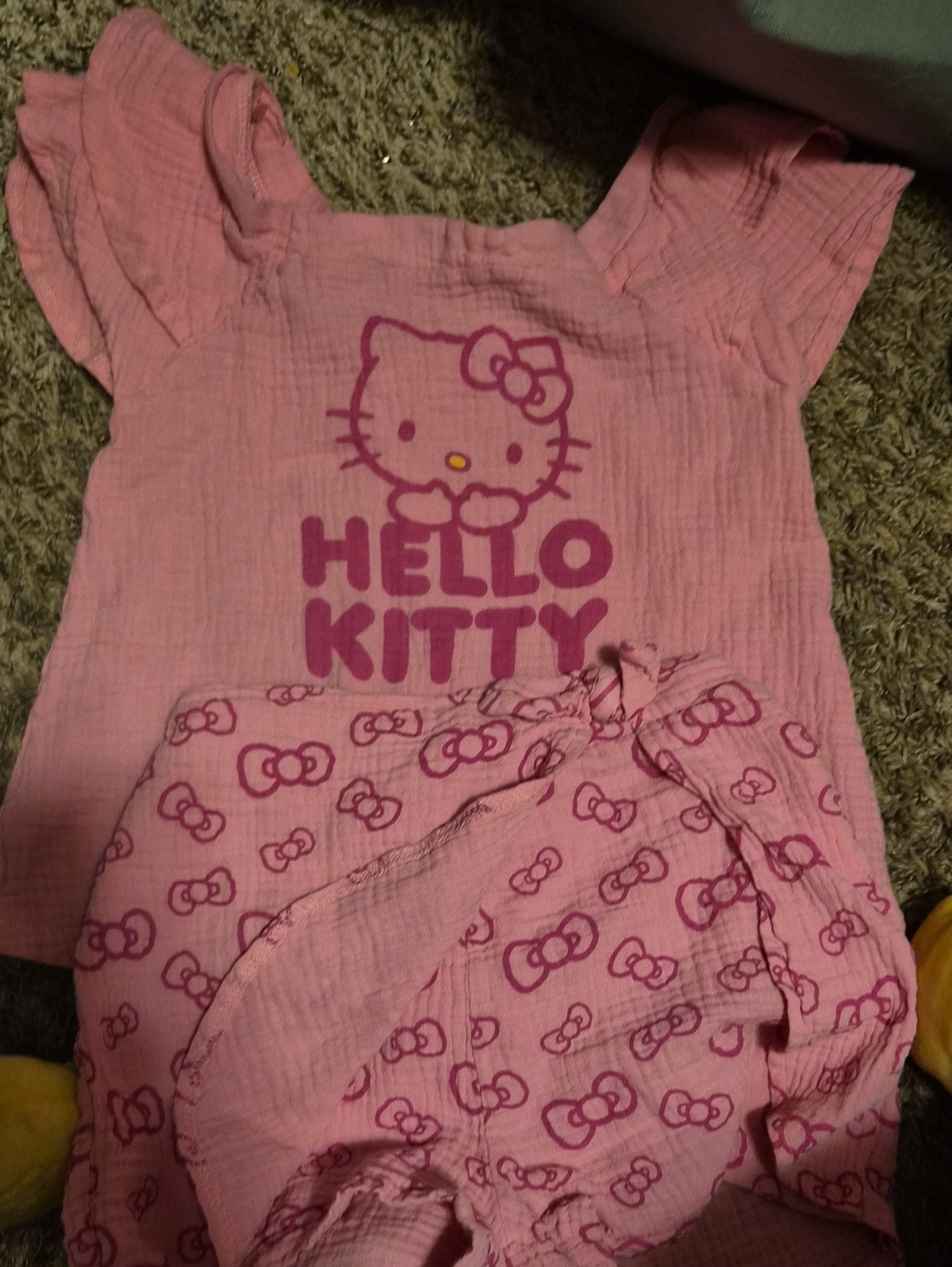 Girls Hello Kitty Light Pink Graphic Top and Printed Bottoms